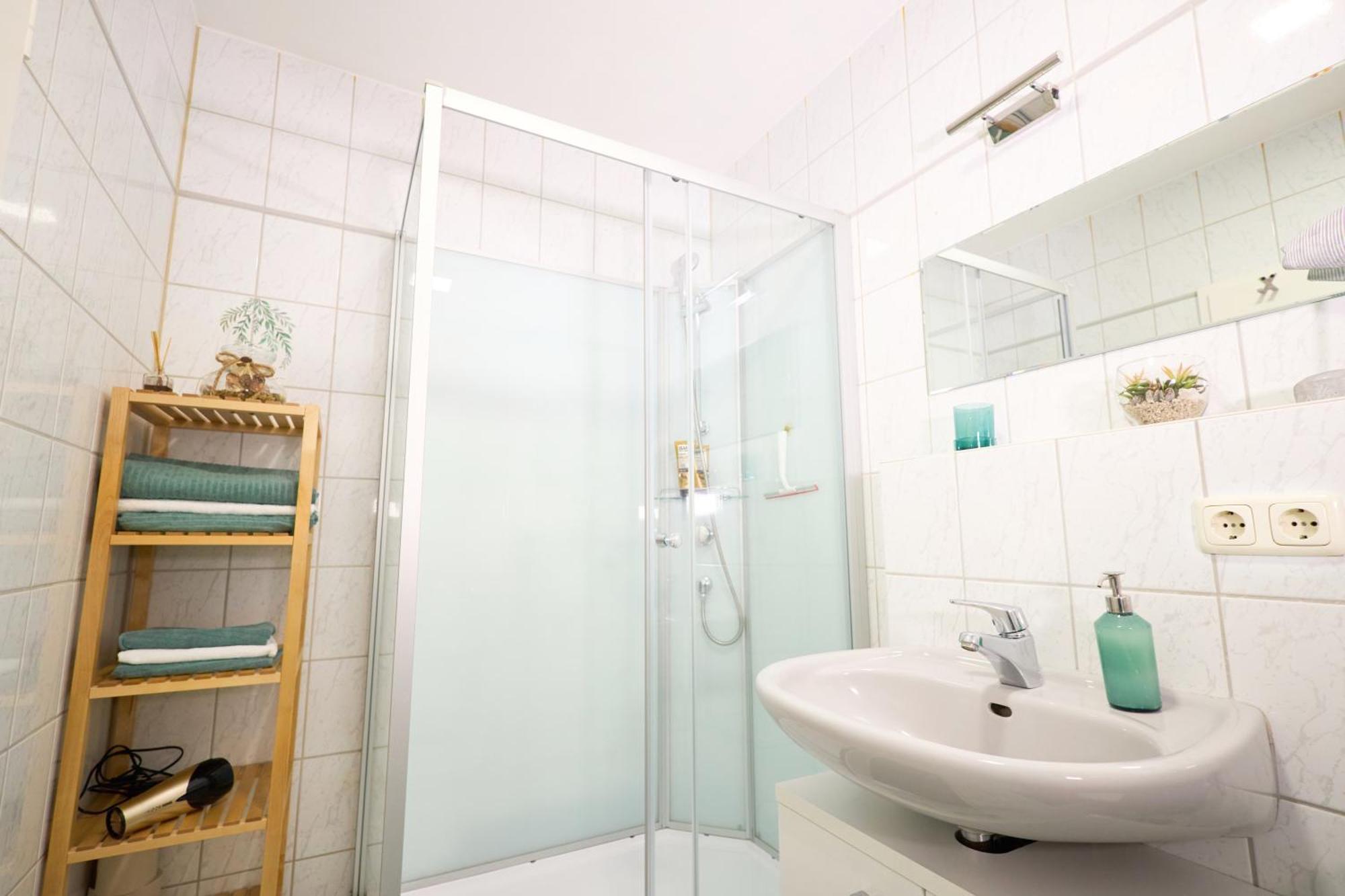 Gemuetliche 2Zi. Wohnung ゼーリゲンシュタット エクステリア 写真